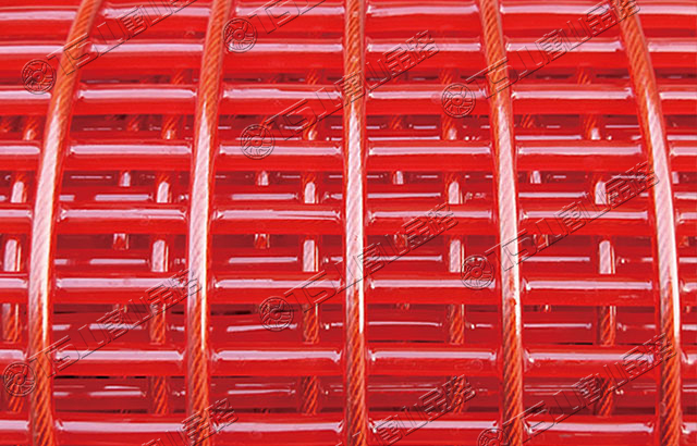 篩分設(shè)備選用聚氨酯篩網(wǎng)，高耐磨、壽命長(zhǎng)